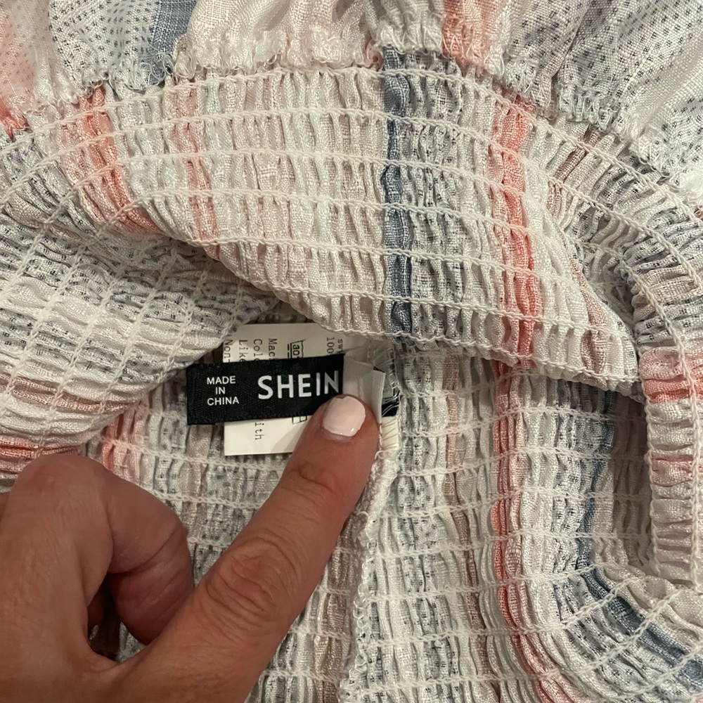 SHEIN Top - Picture 3 of 4
